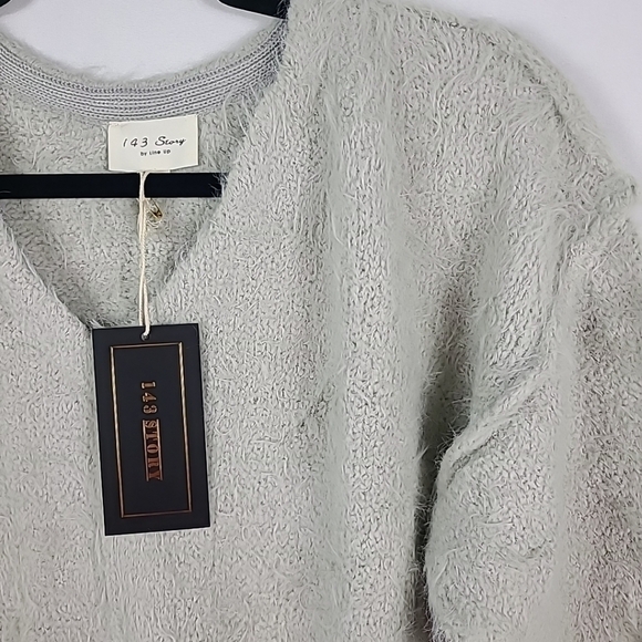 NEW 143 Story by Line Up Fuzzy Wuzzy Pullover Sweater in Frosty Gray Sz XS - Picture 2 of 9